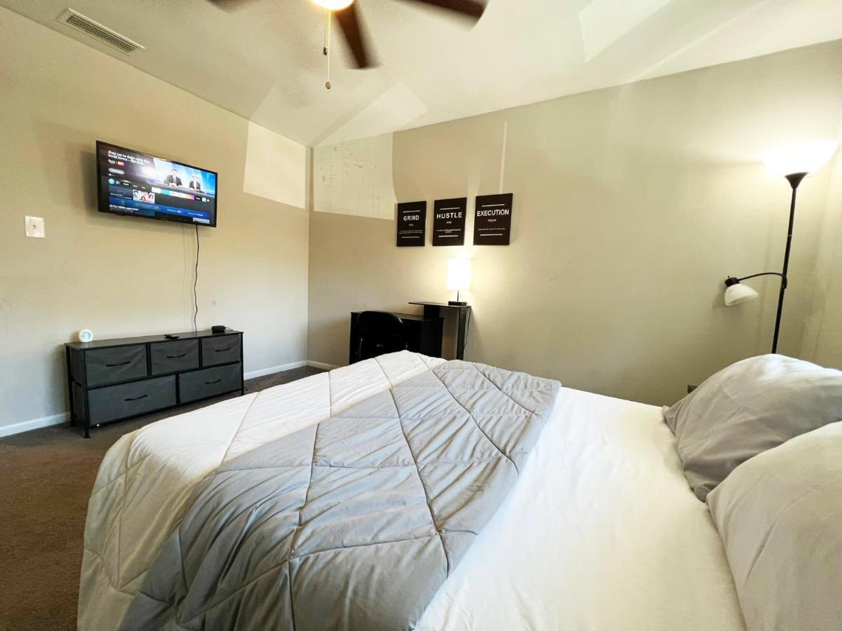 The Lux 28 Tvs Every Room Free Wifi Atlanta Eksteriør billede